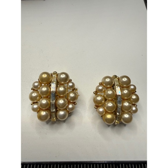 Lisner Jewelry - Vintage Lisner Faux Pearl Baguette Rhinestone Gold Tone‎ Clip On Earrings Signed
